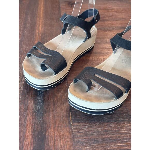 Black Fantasy comfort Sandals - Picture 5 of 8